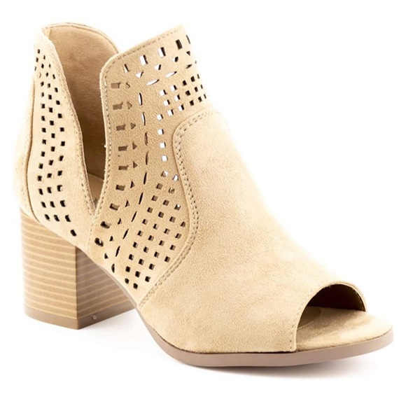Beige faux suede peep toe cutout ankle booties✨ - Picture 7 of 7